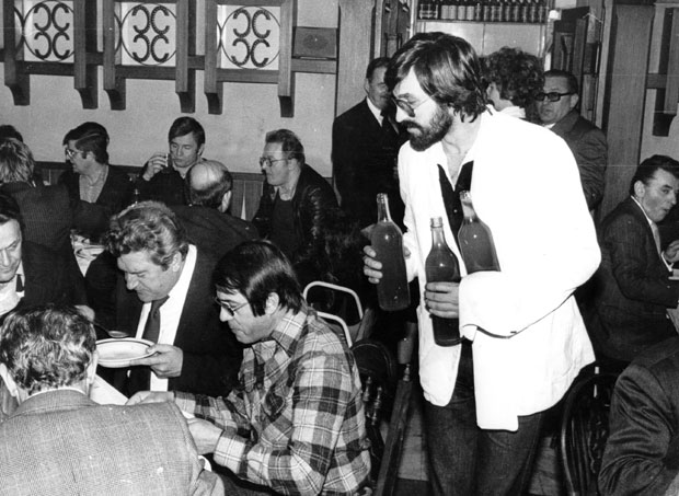 Поглед кроз кључаоницу театра